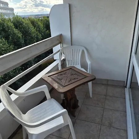 Apartamento Coquet Avec Balcon Nord, Proche Mémorial *
